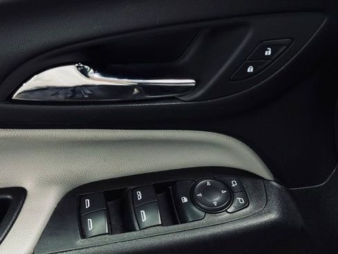 Used 2024 Chevrolet Equinox LT image 13