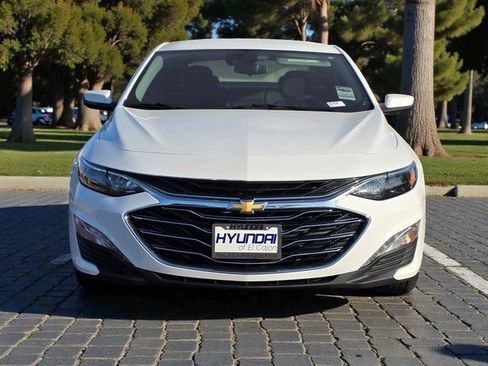 Used 2023 Chevrolet Malibu LT image 3