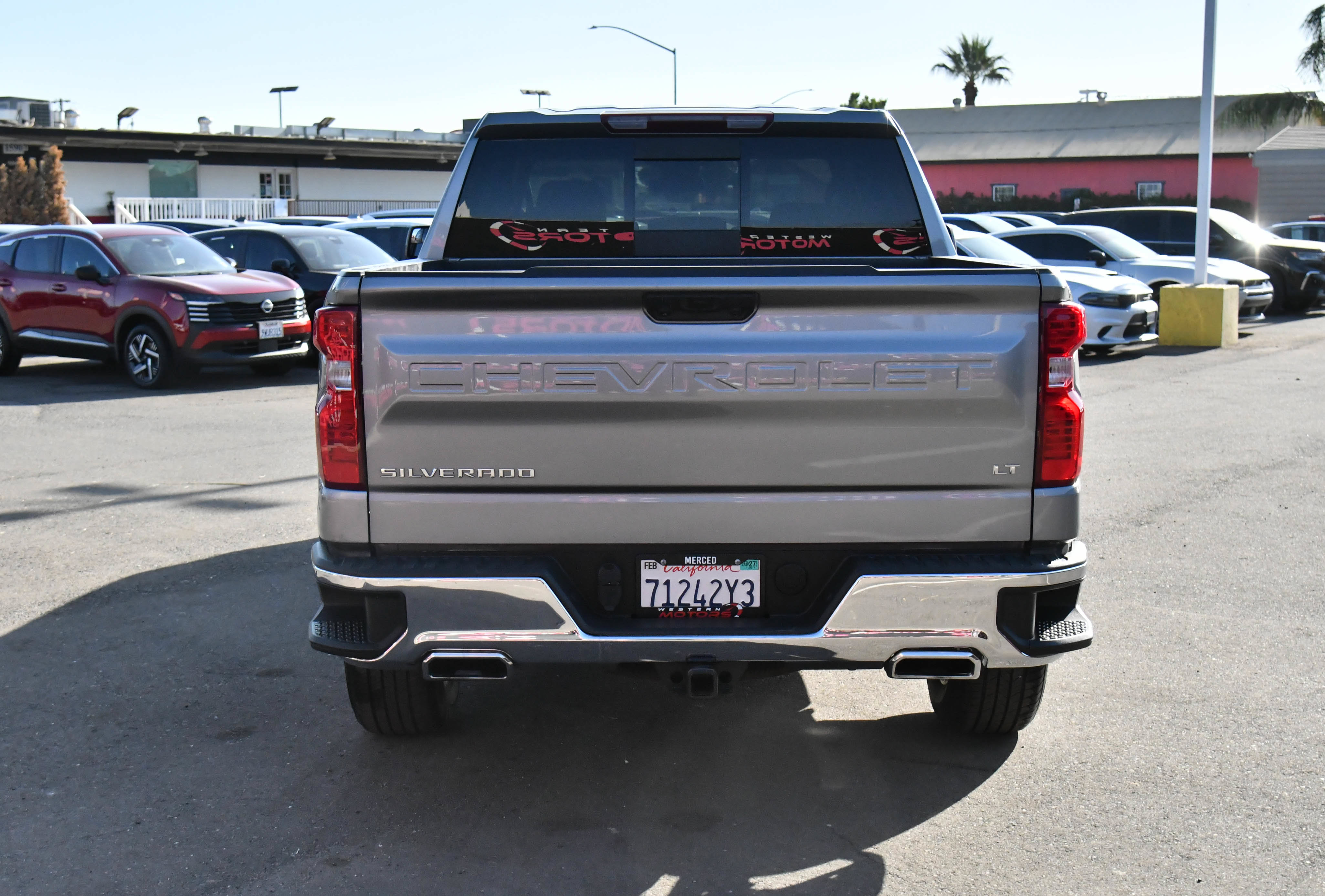Used 2024 Chevrolet Silverado 1500 LT AWD/4WD image 7