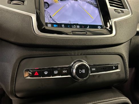 Used 2024 Volvo XC90 B5 Core w/ Protection Package Premier image 19