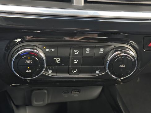 Used 2025 Chevrolet Trax RS w/ Driver Confidence Package image 12