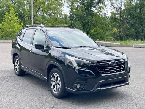 Used 2023 Subaru Forester Premium AWD/4WD image 7