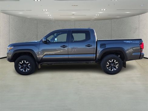 Used 2019 Toyota Tacoma Limited image 6