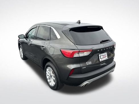 Used 2020 Ford Escape SE image 3