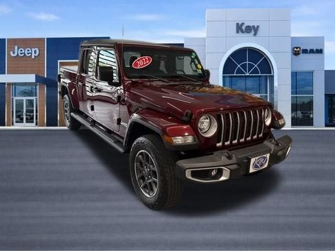 Used 2022 Jeep Gladiator Overland w/ Trailer Tow Package AWD/4WD image 13