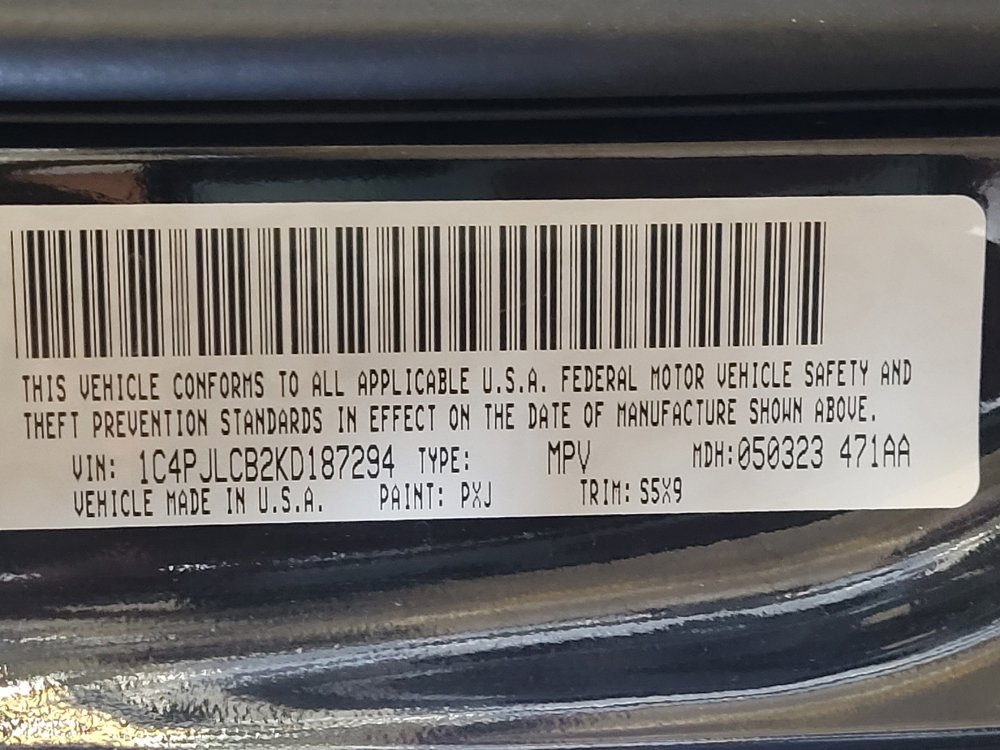 Used 2019 Jeep Cherokee Latitude w/ Popular Appearance Group FWD image 33