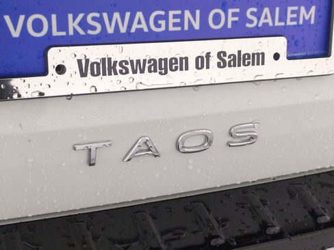 New 2025 Volkswagen Taos SEL image 11