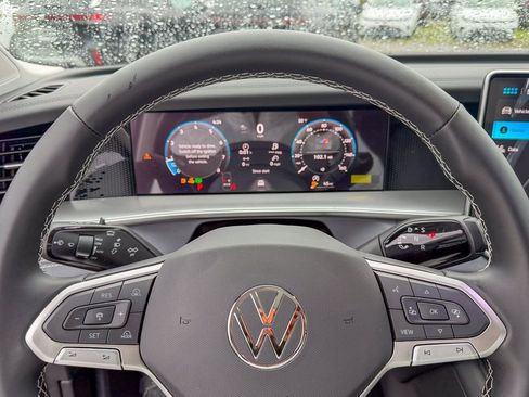 New 2026 Volkswagen Tiguan SE image 14