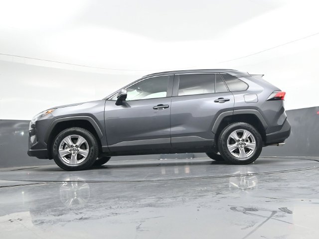 Used 2025 Toyota RAV4 XLE FWD image 35