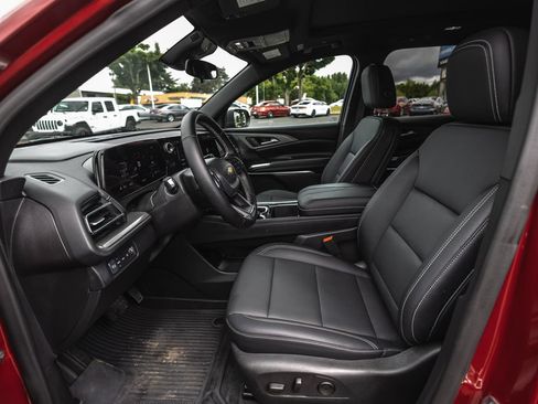 Used 2025 Chevrolet Traverse LT w/ Sun and Wheel Package AWD/4WD image 19