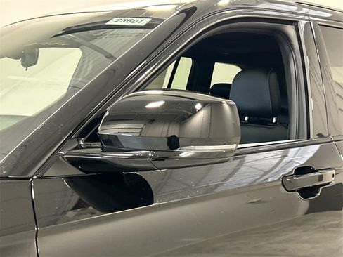 New 2025 Jeep Grand Cherokee Limited w/ Black Appearance Package image 12