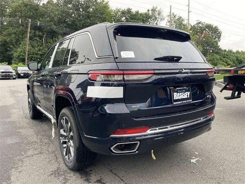 Used 2023 Jeep Grand Cherokee Overland w/ Luxury Tech Group IV image 5