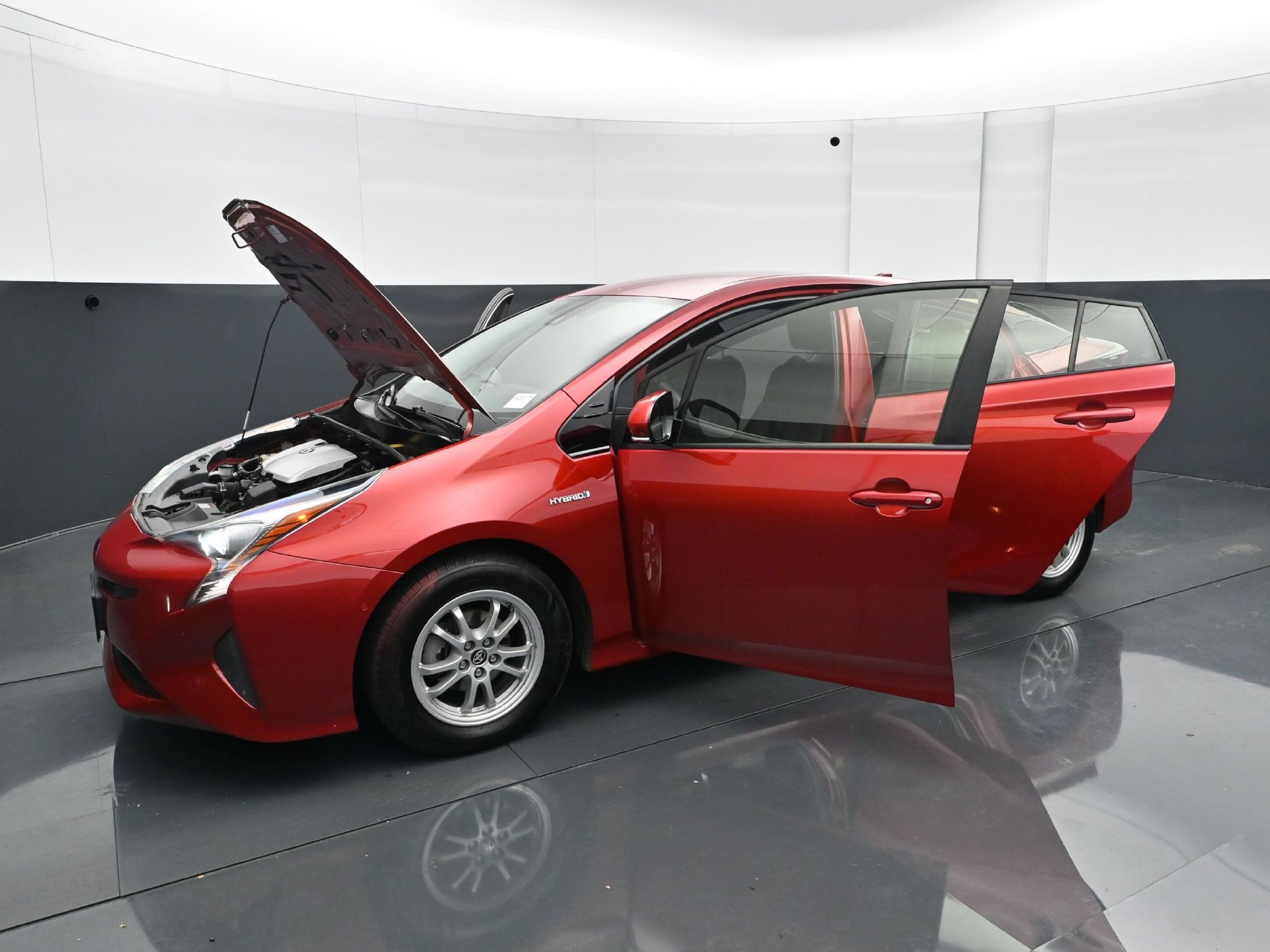 Used 2018 Toyota Prius Two w/ Prius Two Safety Plus Package FWD image 28