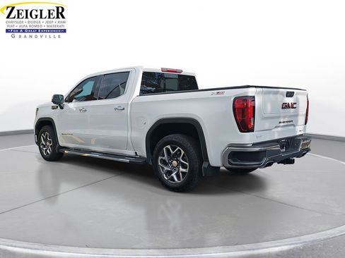 Used 2023 GMC Sierra 1500 SLT w/ SLT Premium Package image 7