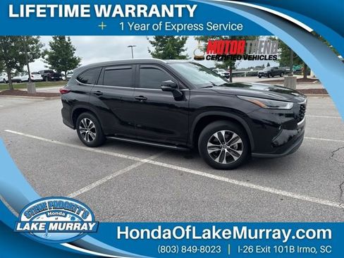 Used 2022 Toyota Highlander XLE FWD image 1