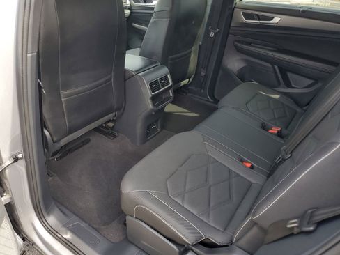 Used 2024 Volkswagen Atlas Cross Sport SE AWD/4WD image 27