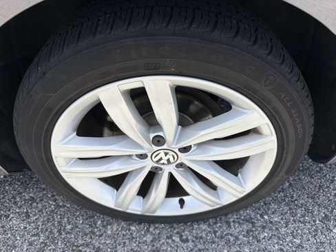 Used 2018 Volkswagen Passat 2.0T SE FWD image 32
