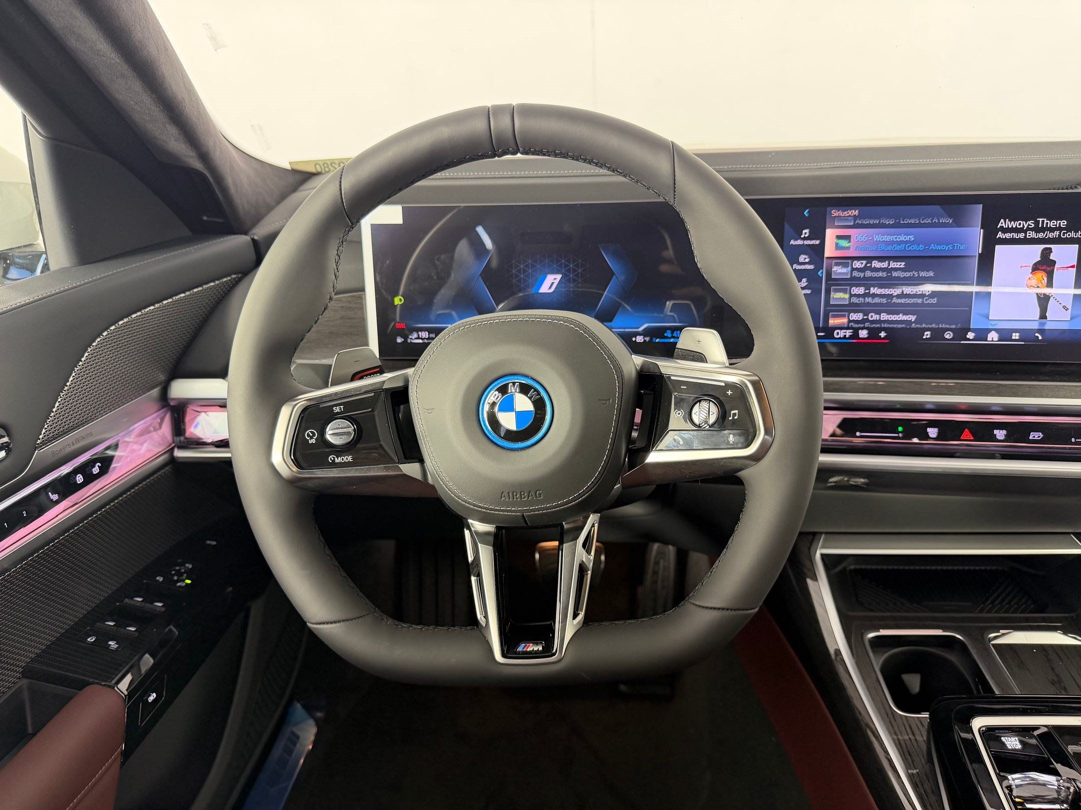 Used 2026 BMW 750e xDrive w/ Executive Package AWD/4WD image 15
