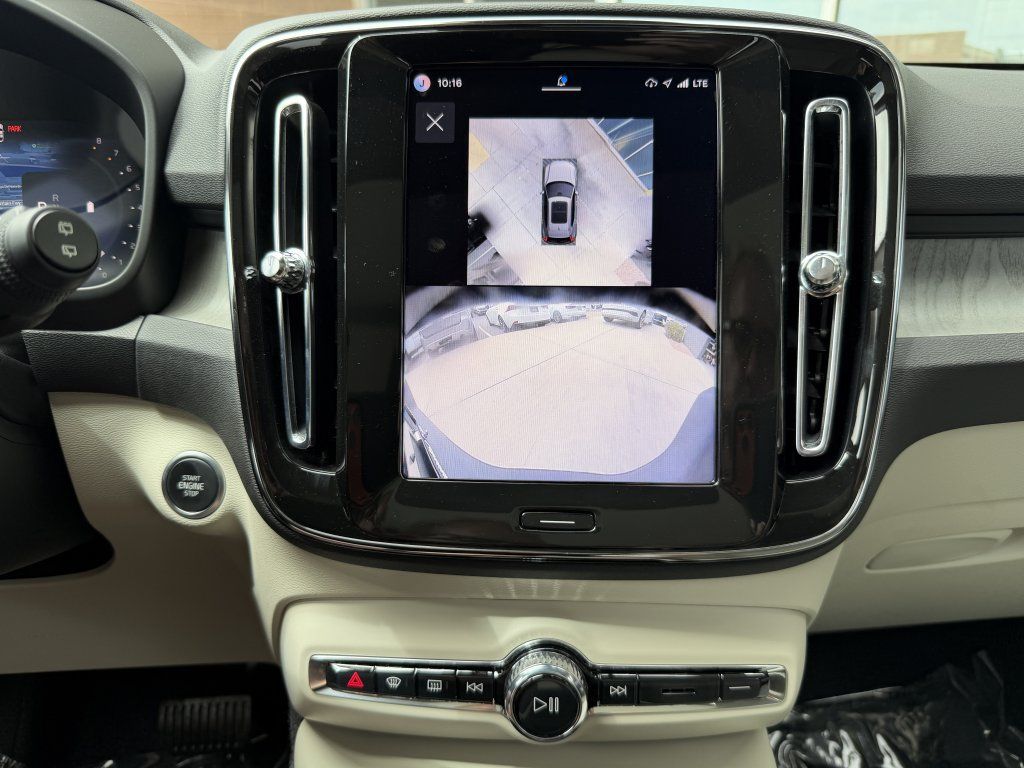 Used 2026 Volvo XC40 B4 Plus FWD image 19