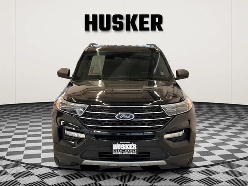 Used 2023 Ford Explorer XLT w/ Equipment Group 202A AWD/4WD image 3