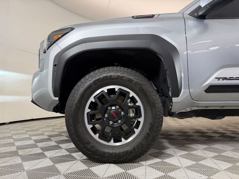 Used 2025 Toyota Tacoma TRD Off-Road AWD/4WD image 29