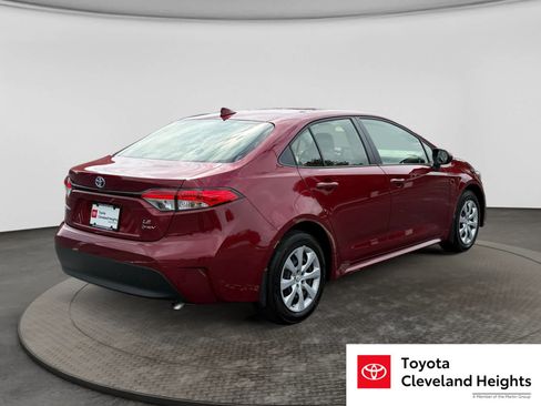 Used 2025 Toyota Corolla LE FWD image 4