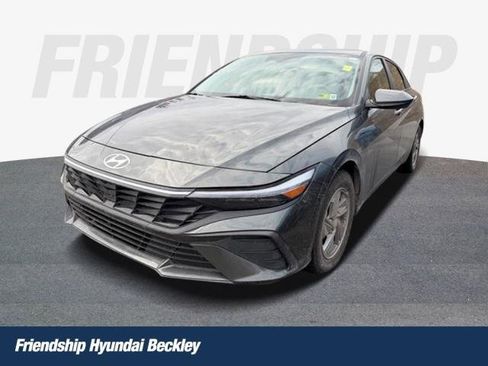 Used 2024 Hyundai Elantra SE image 1