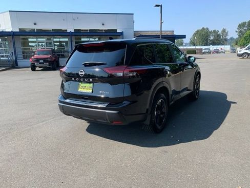 Used 2024 Nissan Rogue SV w/ SV Premium Package AWD/4WD image 7