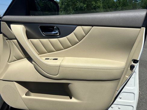 Used 2013 INFINITI FX37 AWD w/ Premium Pkg image 39