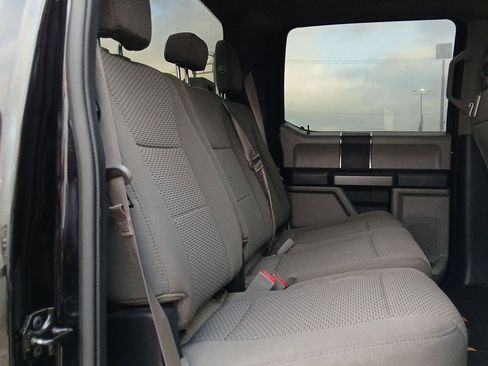 Used 2019 Ford F150 XLT image 9