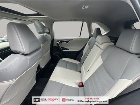 Used 2020 Toyota RAV4 Limited image 13
