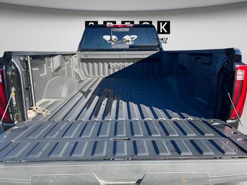 New 2025 GMC Sierra 3500 Denali Ultimate AWD/4WD image 9