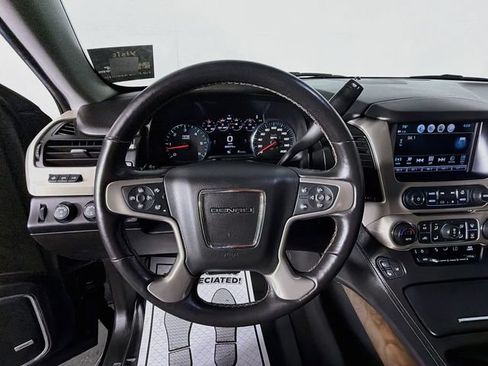 Used 2018 GMC Yukon Denali AWD/4WD image 11