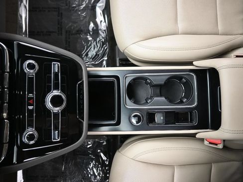 Used 2020 Lincoln Corsair AWD w/ Equipment Group 101A image 16