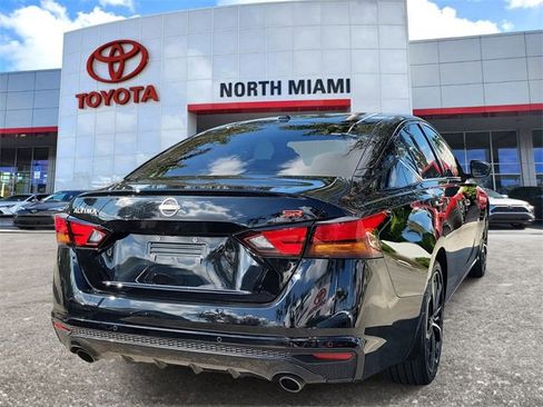 Used 2024 Nissan Altima 2.5 SR w/ SR Premium Package image 4