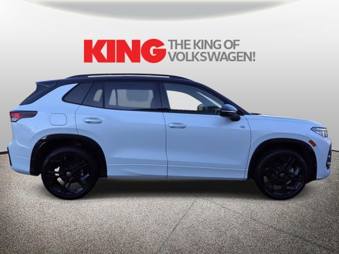 New 2026 Volkswagen Tiguan SE R-Line image 3