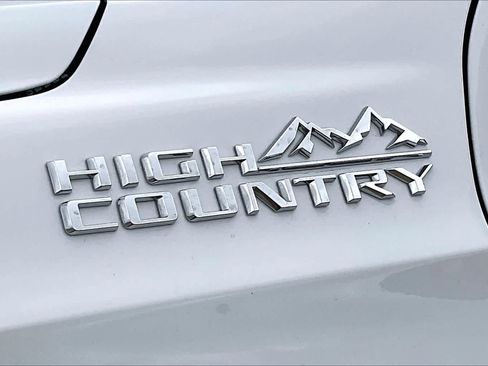 Used 2022 Chevrolet Tahoe High Country AWD/4WD image 7