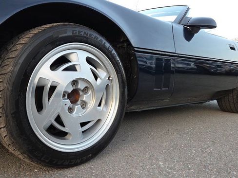 Used 1989 Chevrolet Corvette Convertible RWD image 9