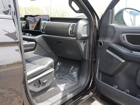 Used 2025 Ford Expedition Platinum w/ Stealth Performance Package AWD/4WD image 34