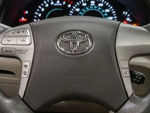 Used 2009 Toyota Camry LE FWD image 12