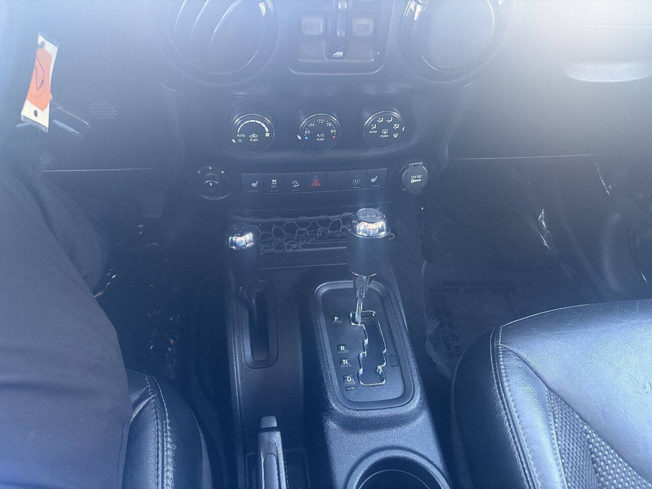 Used 2016 Jeep Wrangler Unlimited Sahara AWD/4WD image 10