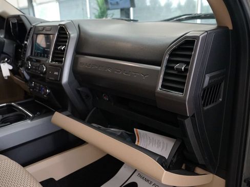 Used 2019 Ford F250 XLT w/ XLT Premium Package AWD/4WD image 44