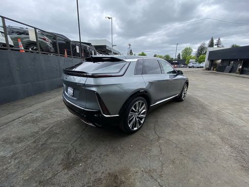 Used 2024 Cadillac Lyriq Luxury w/ LPO, Floor Liner Package AWD/4WD image 6