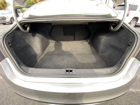 Used 2017 Chrysler 200 Limited Platinum image 36