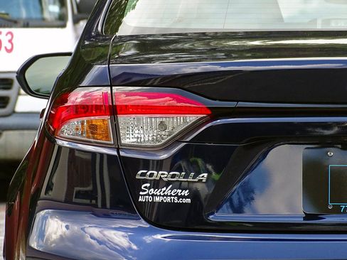 Used 2022 Toyota Corolla LE FWD image 14
