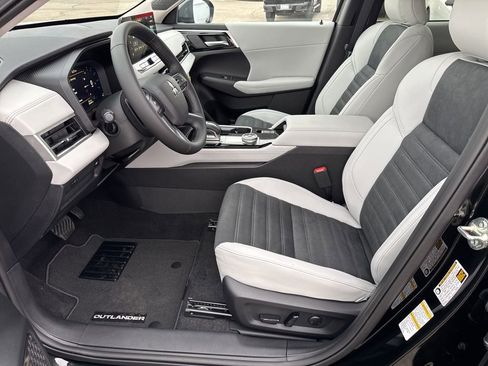 New 2025 Mitsubishi Outlander SE AWD/4WD image 23