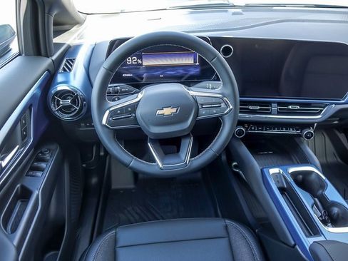 New 2026 Chevrolet Equinox EV LT image 17