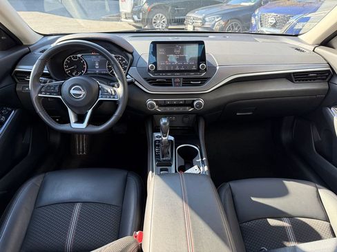 Used 2023 Nissan Altima 2.5 SR image 11