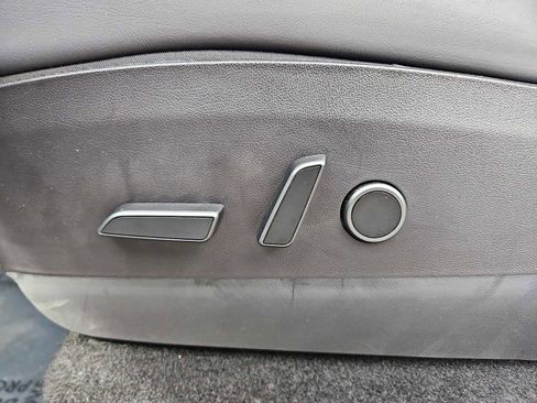 Used 2022 Tesla Model Y Performance image 17