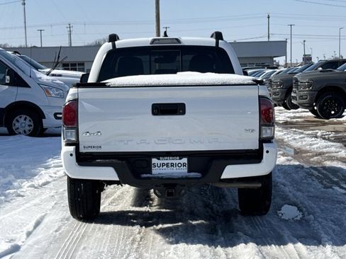 Used 2023 Toyota Tacoma Limited image 4